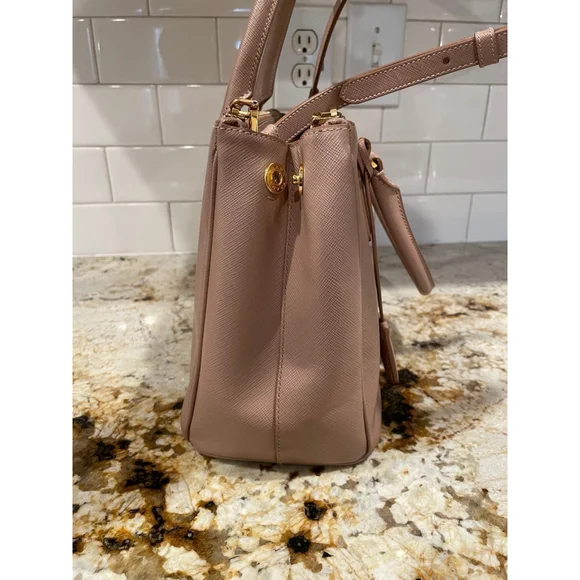 Prada saffiano leather tote - Picture 7 of 12